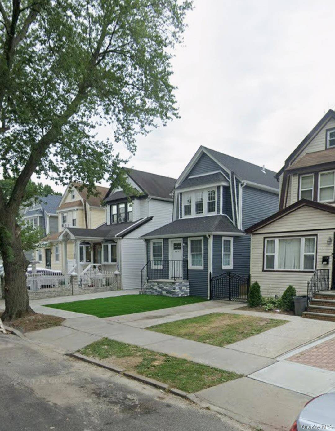 Move in ready ! This fully renovated property features updated bathrooms and High ceilings, and it is just minutes from Schools, Parks, Shopping, and essential amenities.