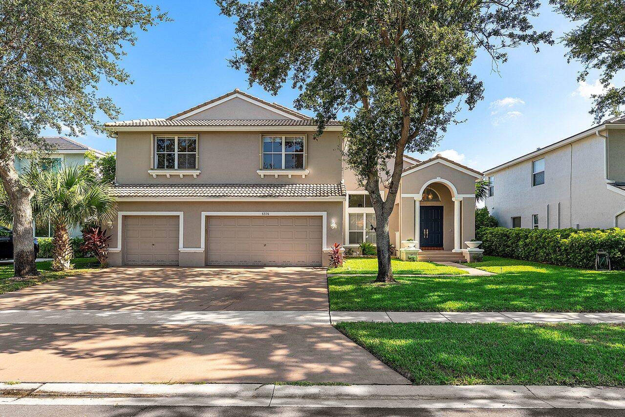 This 4 bedroom plus loft 3 bath home is located on a premium lot, overlooking long lake views with the most exceptional sunsets.
