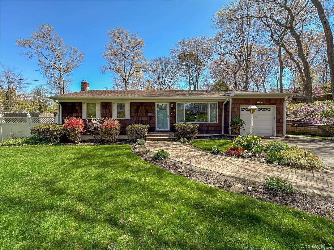 Immerse yourself in the quintessential North Fork lifestyle !