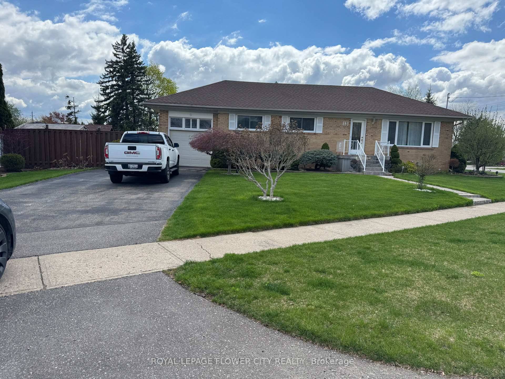 Stunning 2 bedroom formerly 3 bedroom home on a serene crescent in Georgetown's mature neighbourhood.