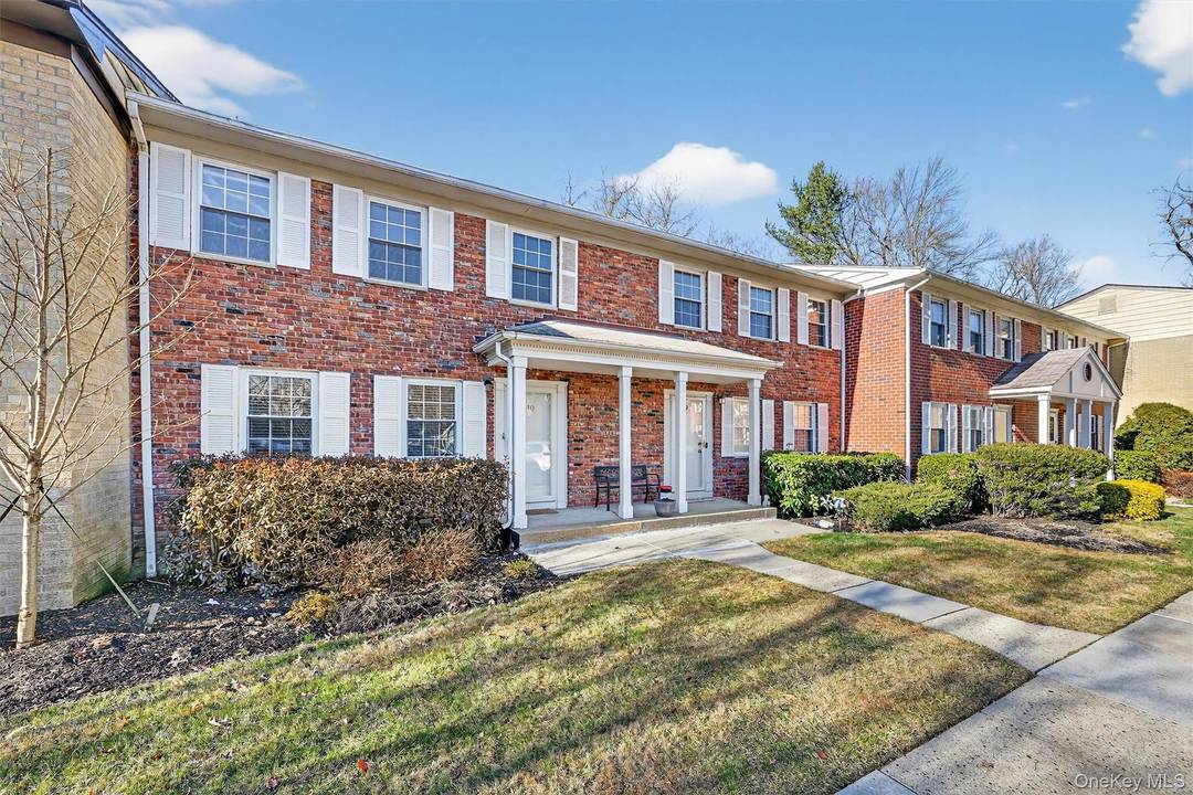 Beautifully updated townhouse located in the highly desirable Knolls of Ramapough community in the Village of Suffern.