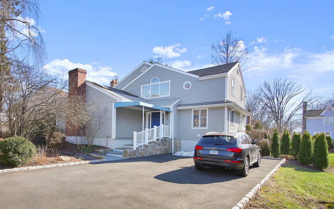 Enjoy Westport's water community life style, in this 4 5 bedroom seaside retreat in the Saugatuck Shores area of town.