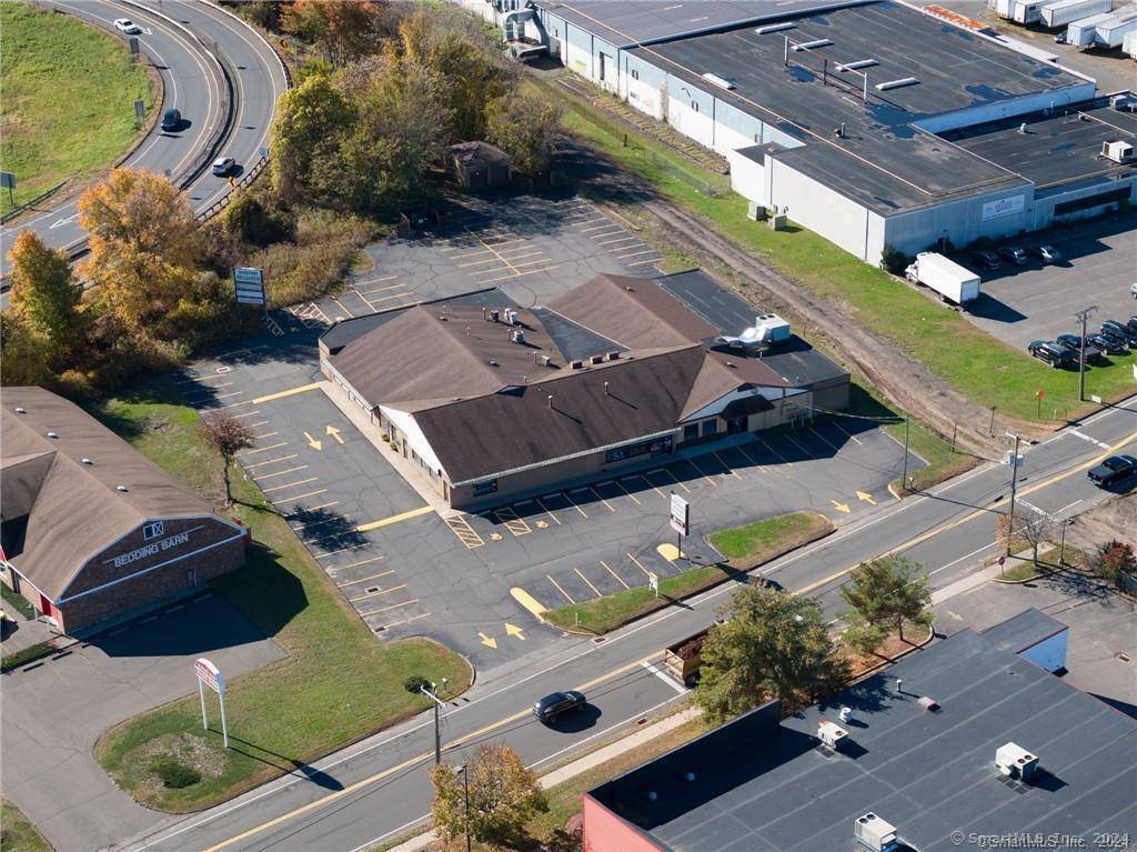 Discover a spacious 4, 600 SQ.