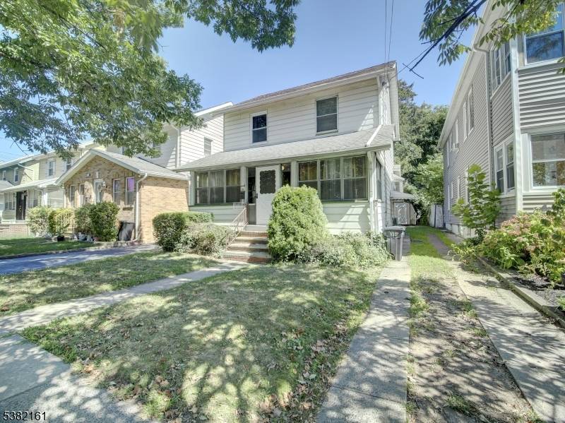 Charming home in a fantastic neighborhood !