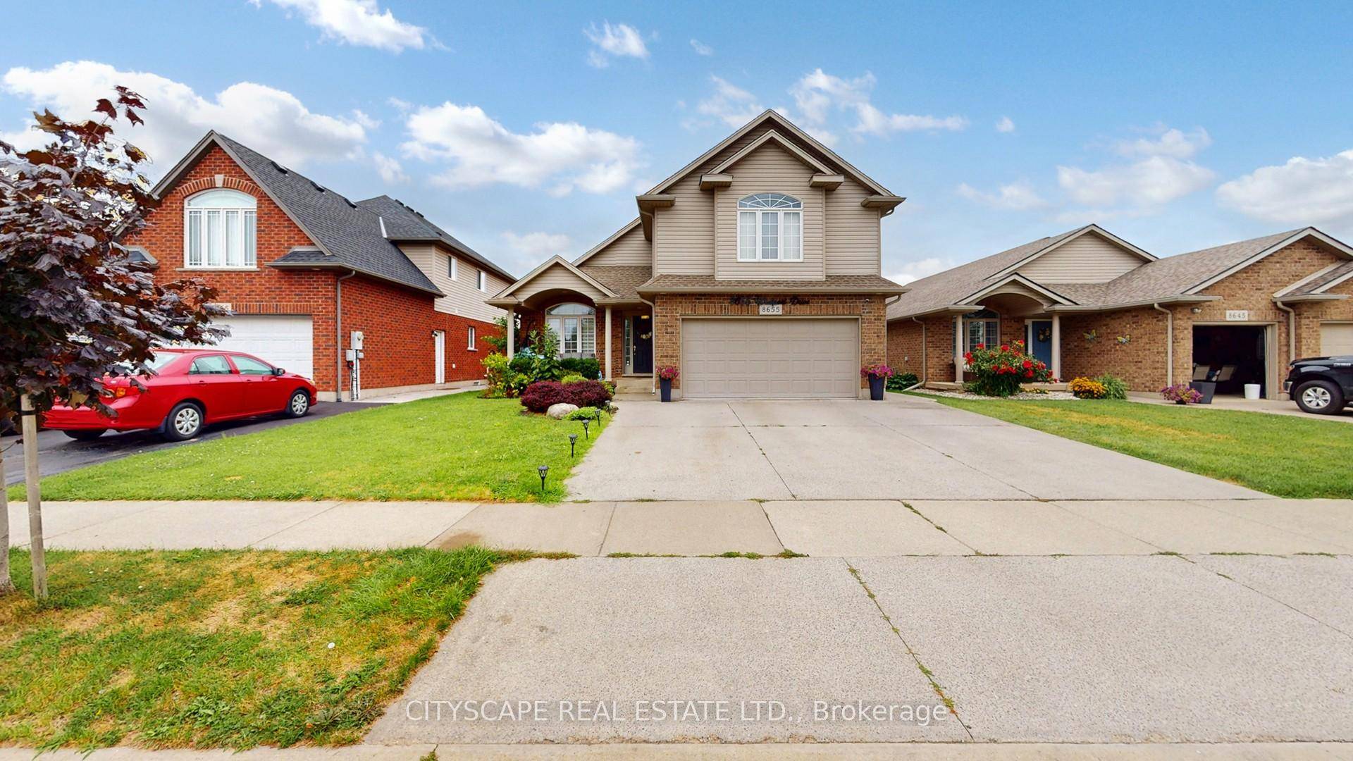 Specious amp ; Beautiful 6 2 Bedrooms with 4 Full bath About 4000 sqft living space in a most desirable community in Niagara Falls.