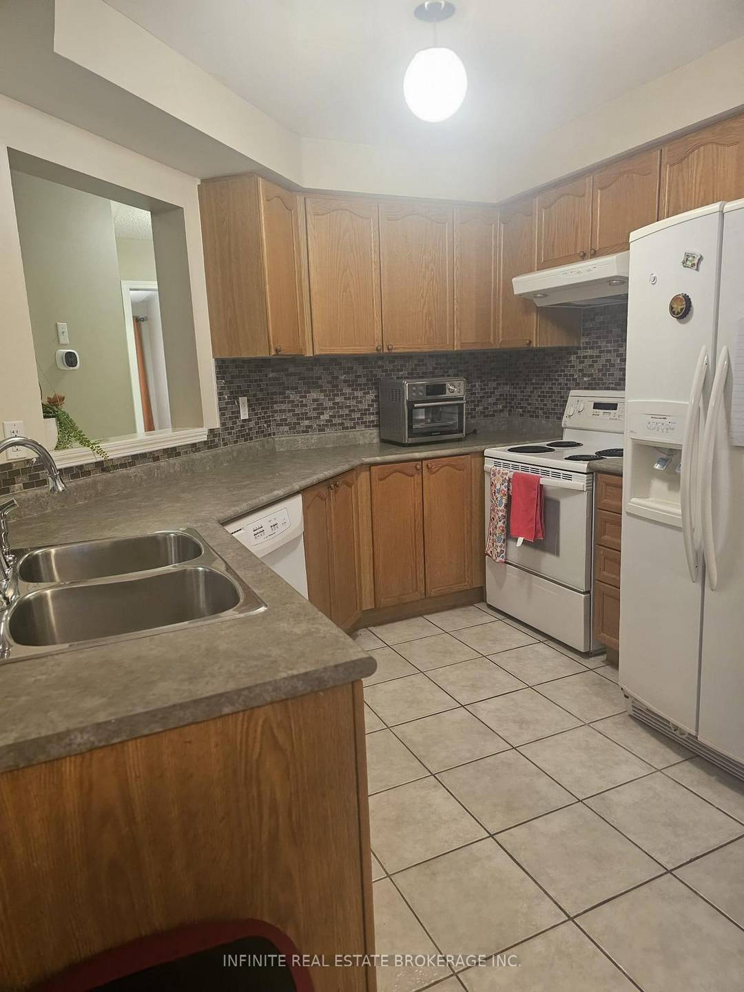 Welcome to this beautifully maintained Mattamy built Springridge model, offering over 1, 700 sq.