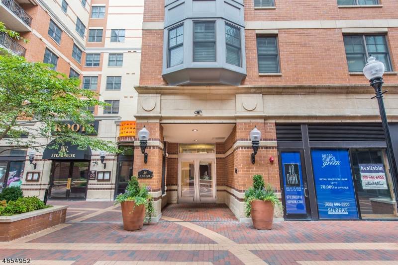 NYC style living awaits at 40 Park, Morristown's premier luxury residence on the Green.