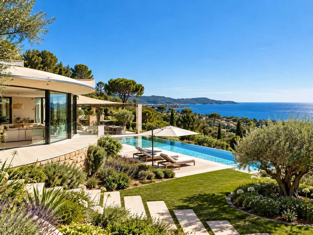 Exceptional Contemporary Architect-Designed Villa with Panoramic Sea Views – Cavalaire-sur-Mer