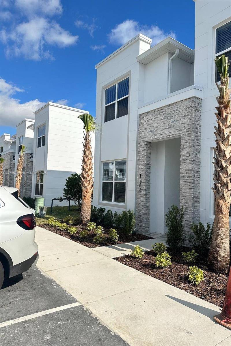 Luxury townhouse in Tranquility.