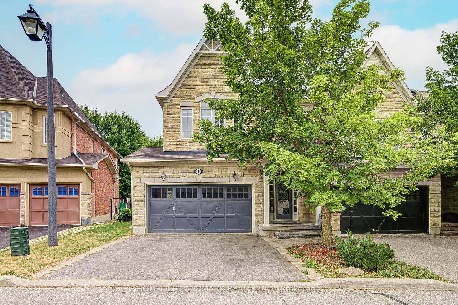 Welcome to this beautiful and quiet end unit in Fountainbleu Estates, a perfect family home backing onto a scenic ravine lot !