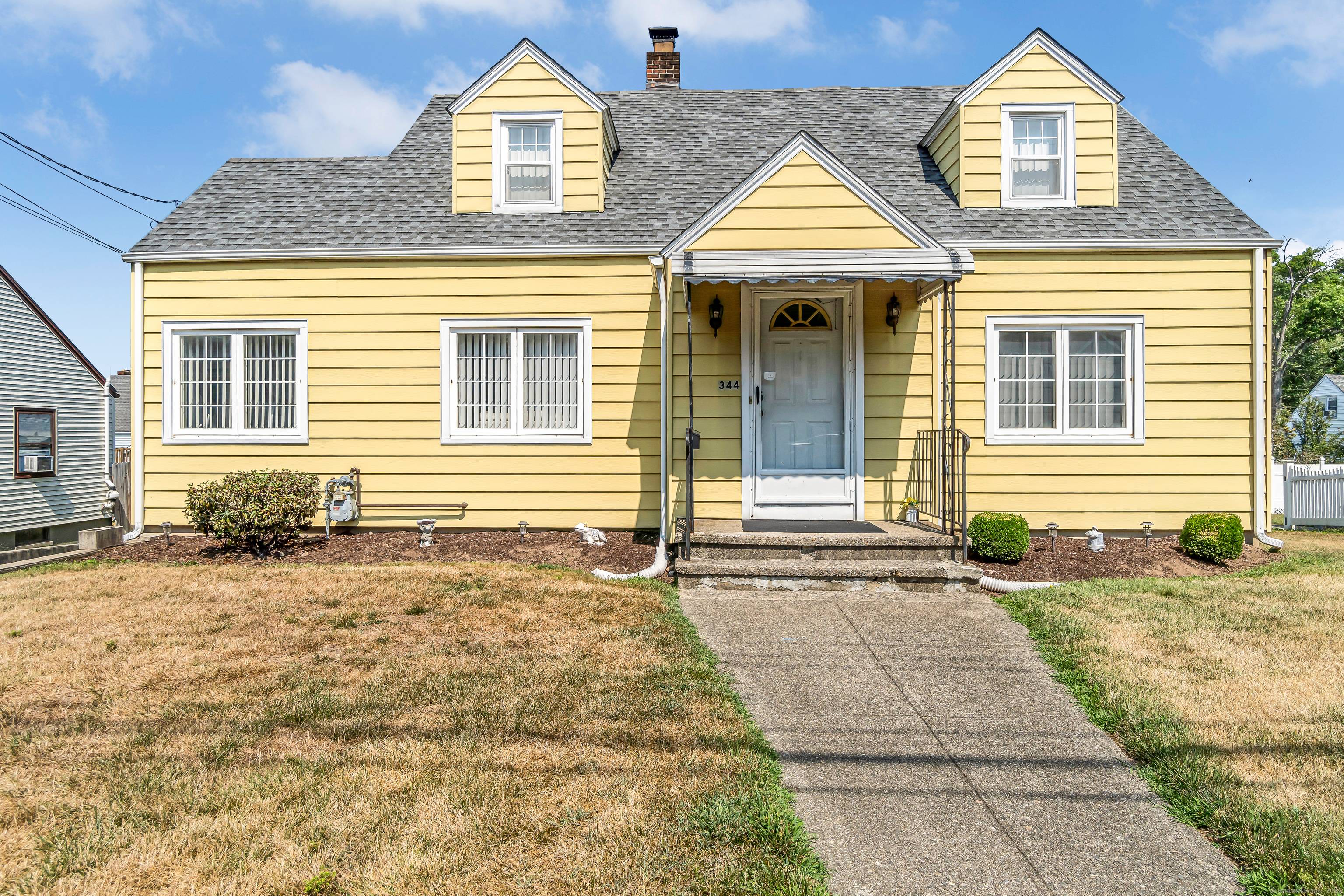Live comfortably in one of Bridgeport's most desirable neighborhoods with this 4 bedroom Cape in the North End.