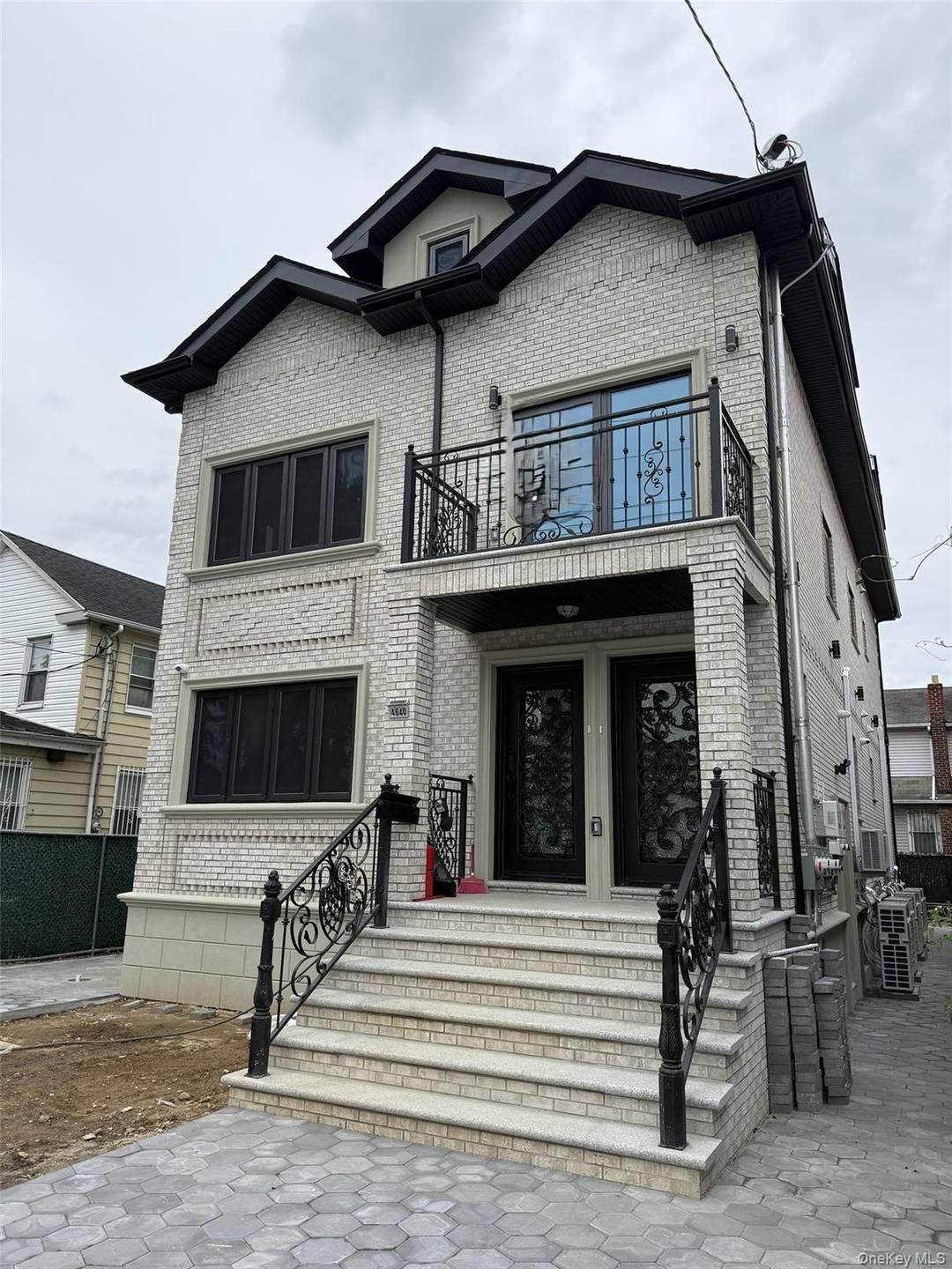 Brand new legal two family detached house in the heart of Flushing.