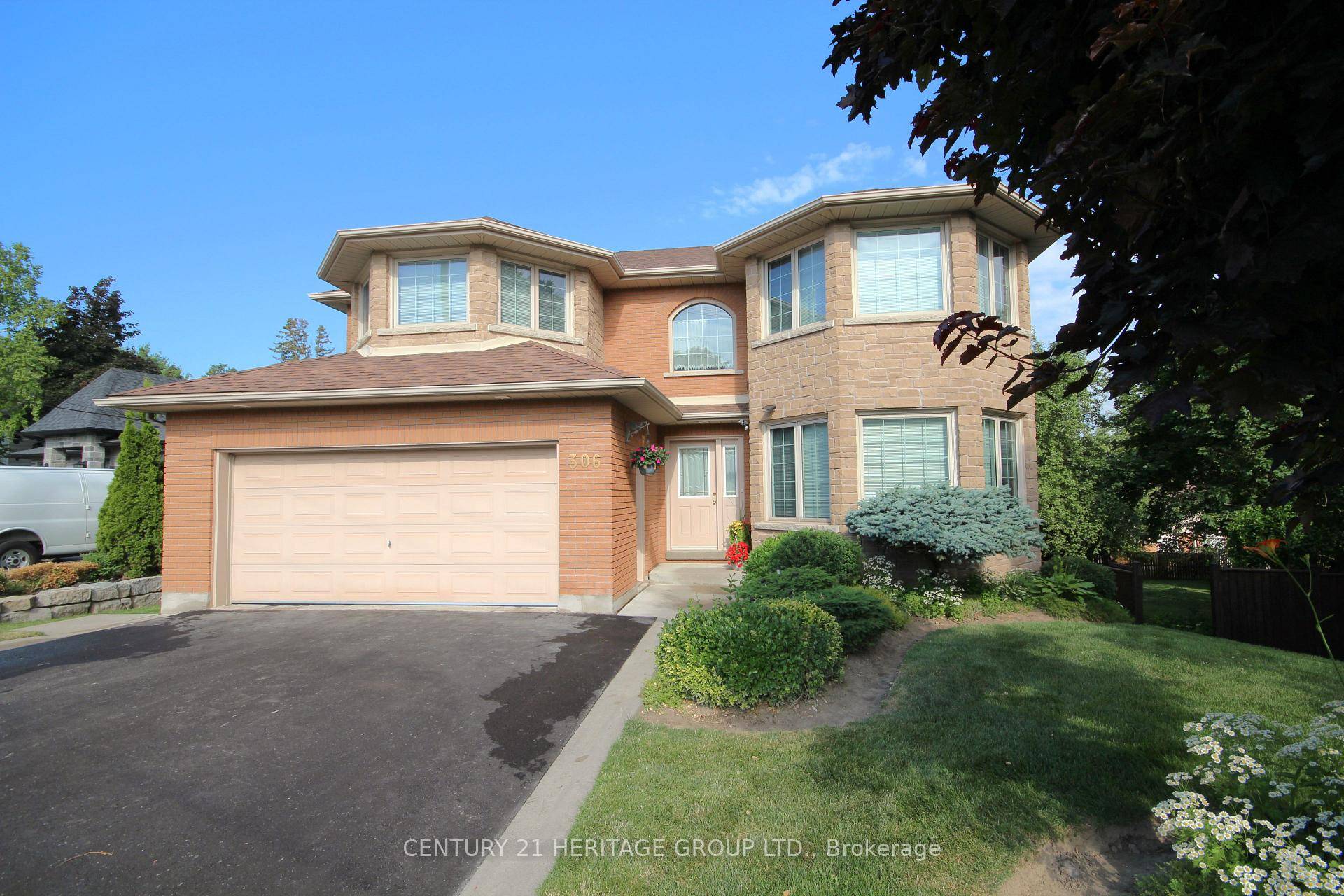 Custom built 4 1 bedroom home on a rare 183ft lot in the heart of Bradford !