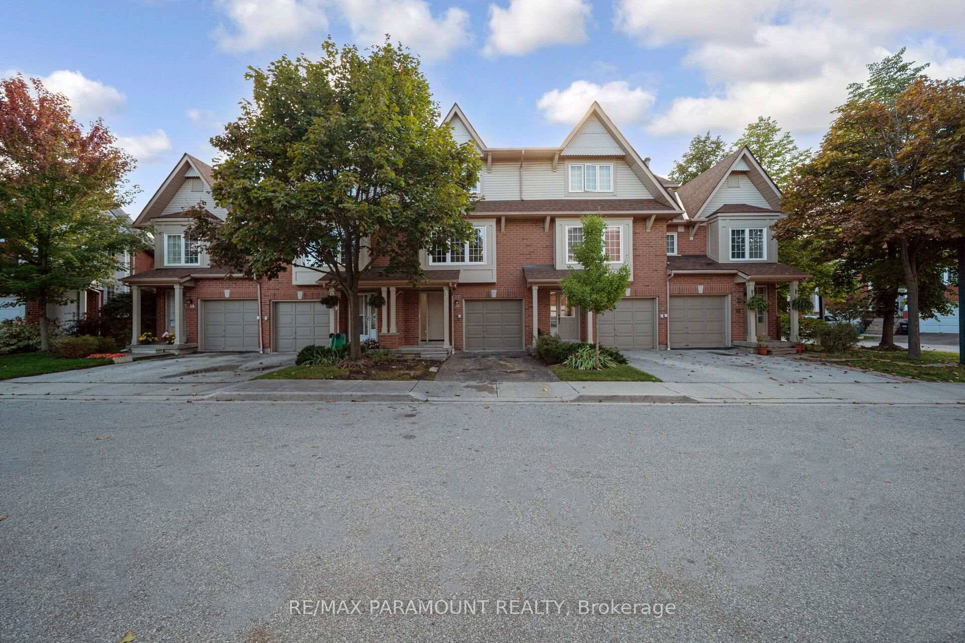 A must see Executive Townhouse Located In High Demand Area Of East Credit Community, More than 1800 sq.
