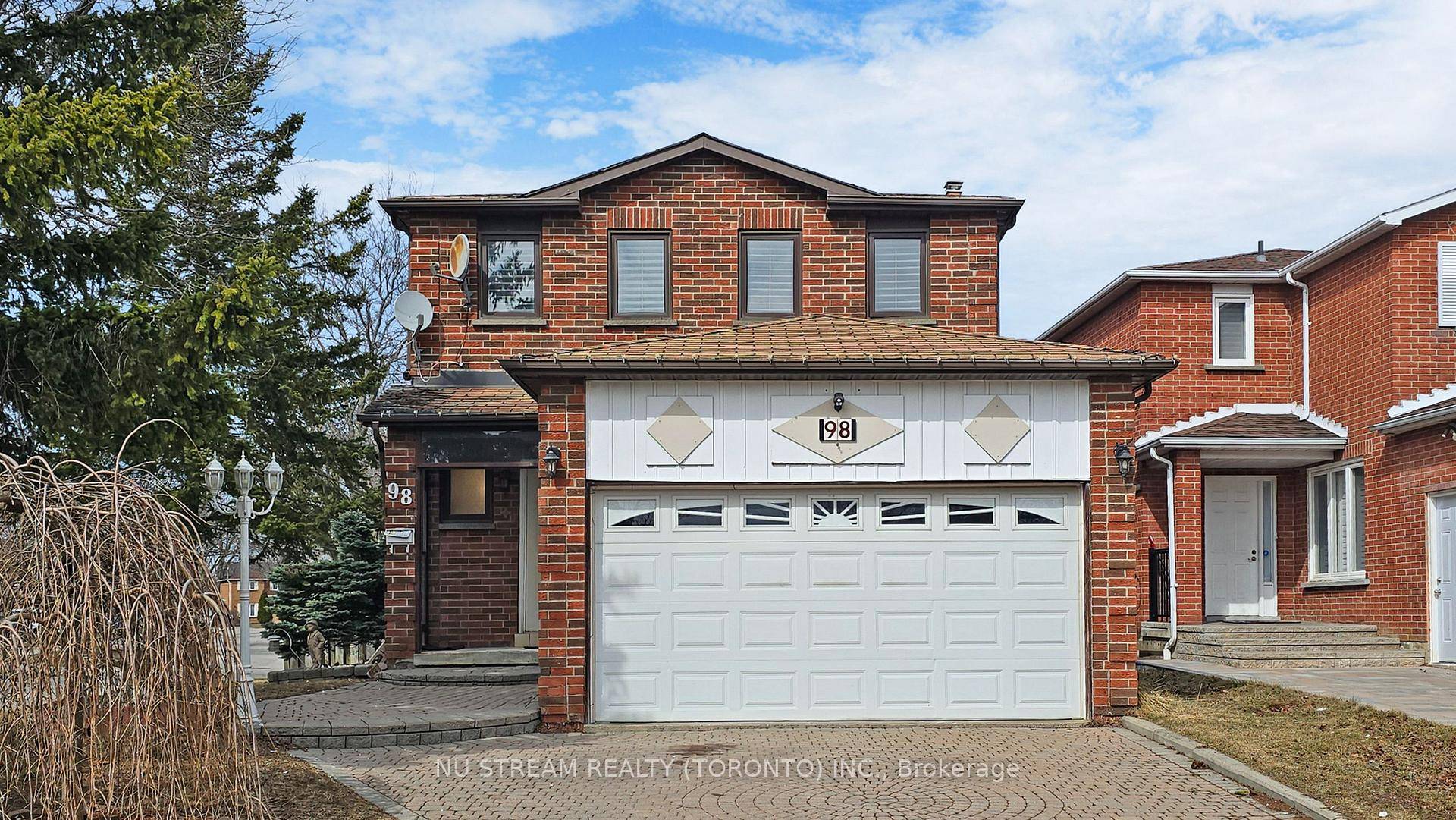 Mush See ! Beautiful 4 Bedroom Home In Highland Creek, Close To Morrish Public School, parks, UofT Scarborough, and minutes from Highway 401.