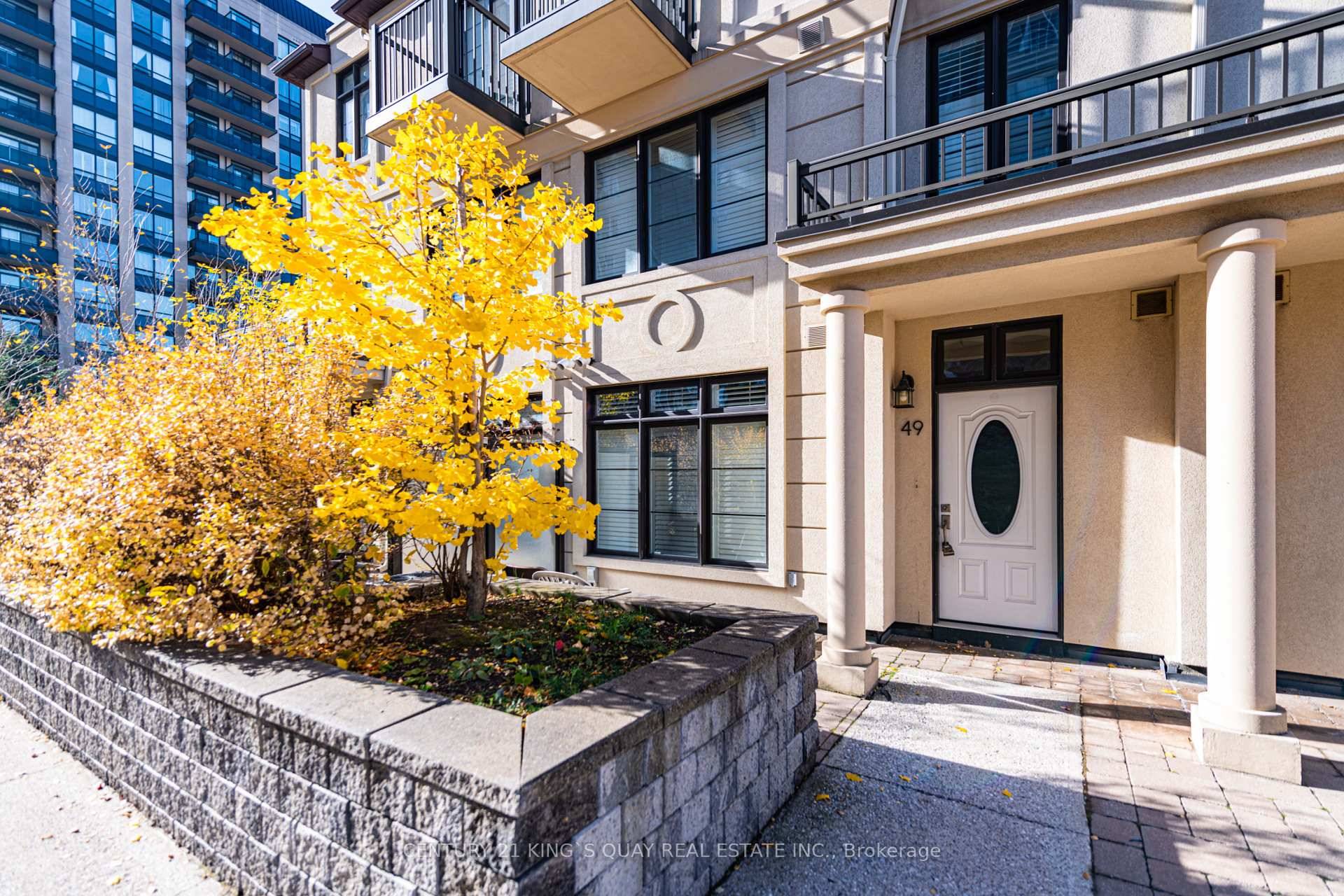 3Beds 3Baths Townhome In Prestigious Crestwood W Access To Nearby Posh Condo Amenities Including Indoor Pool, Gym, Library, Sauna.