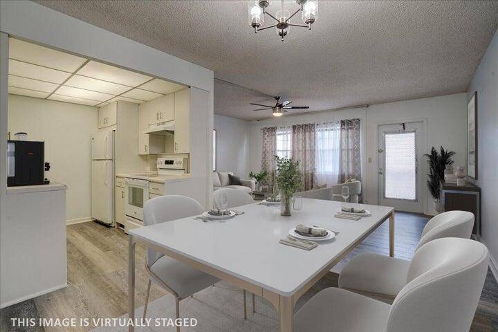 BRIGHT and CLEAN, 1 1. 5 PENTHOUSE in NEWPORT U building.