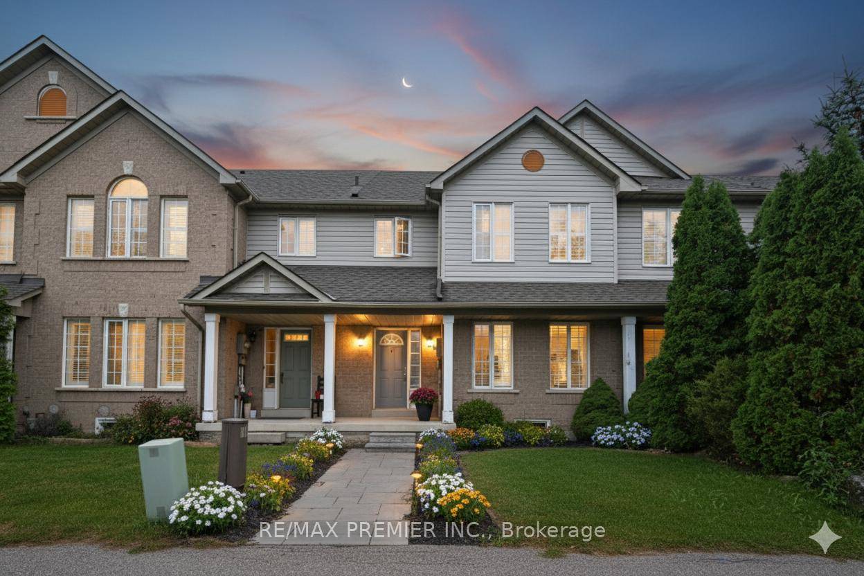 Welcome to this beautiful 1470 sqft well maintained 3 bedroom, 3 bathroom townhome in a highly sought after Milton neighborhood.