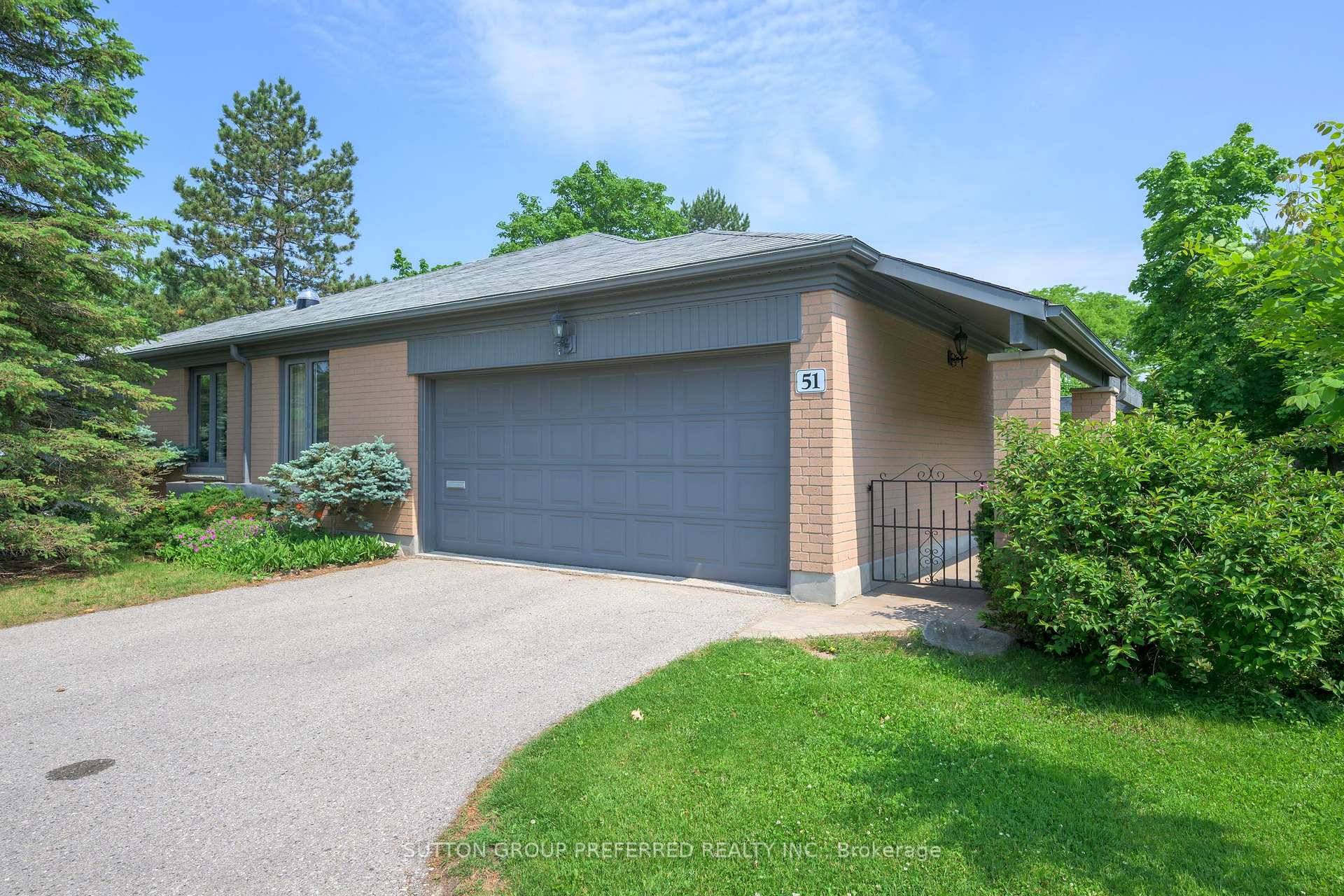 OAKRIDGE ! ! Fiddler's Green condo.