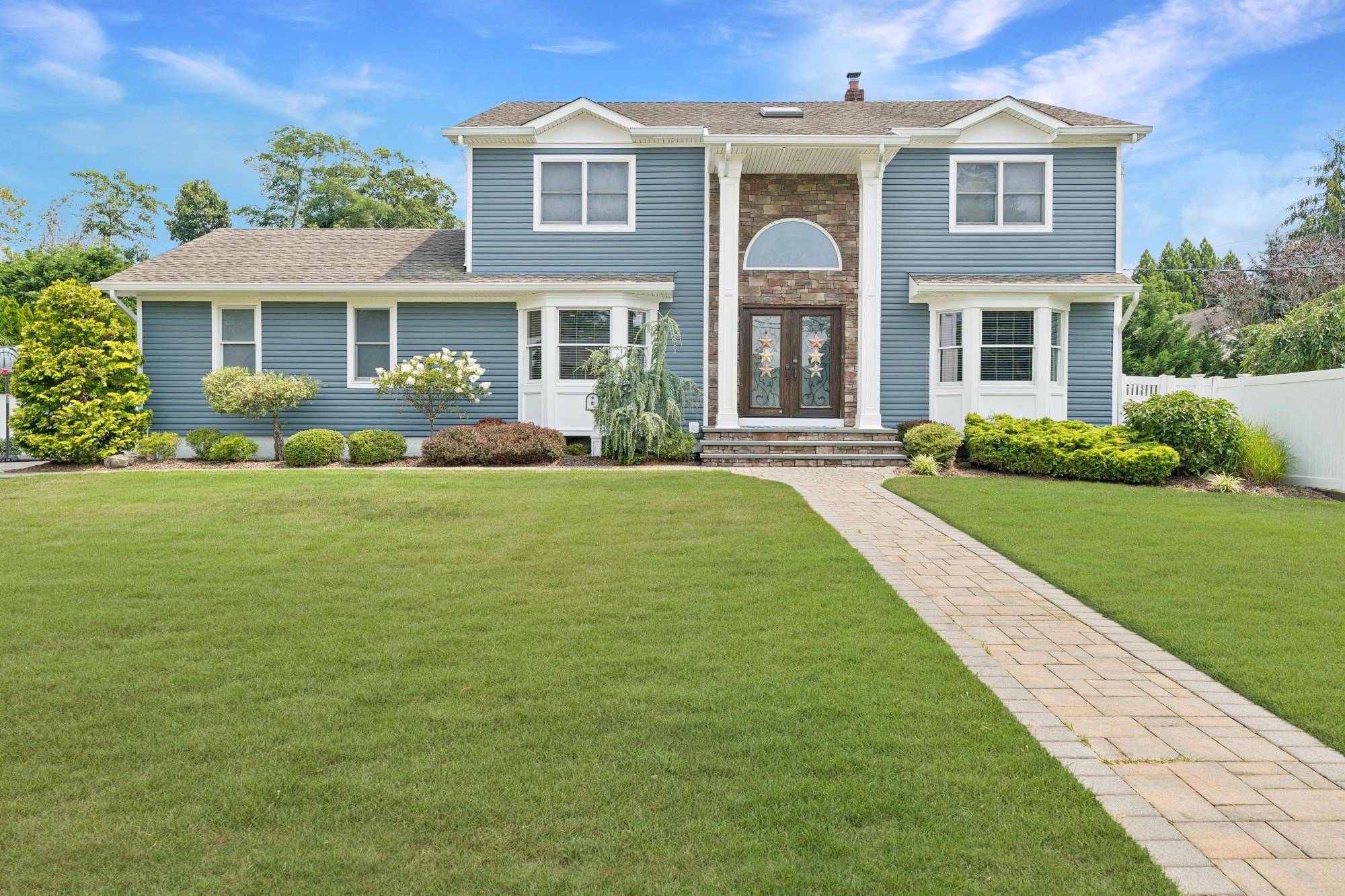 Meticulously Maintained Diamond Colonial with Designer Touches amp ; Resort Style Backyard !