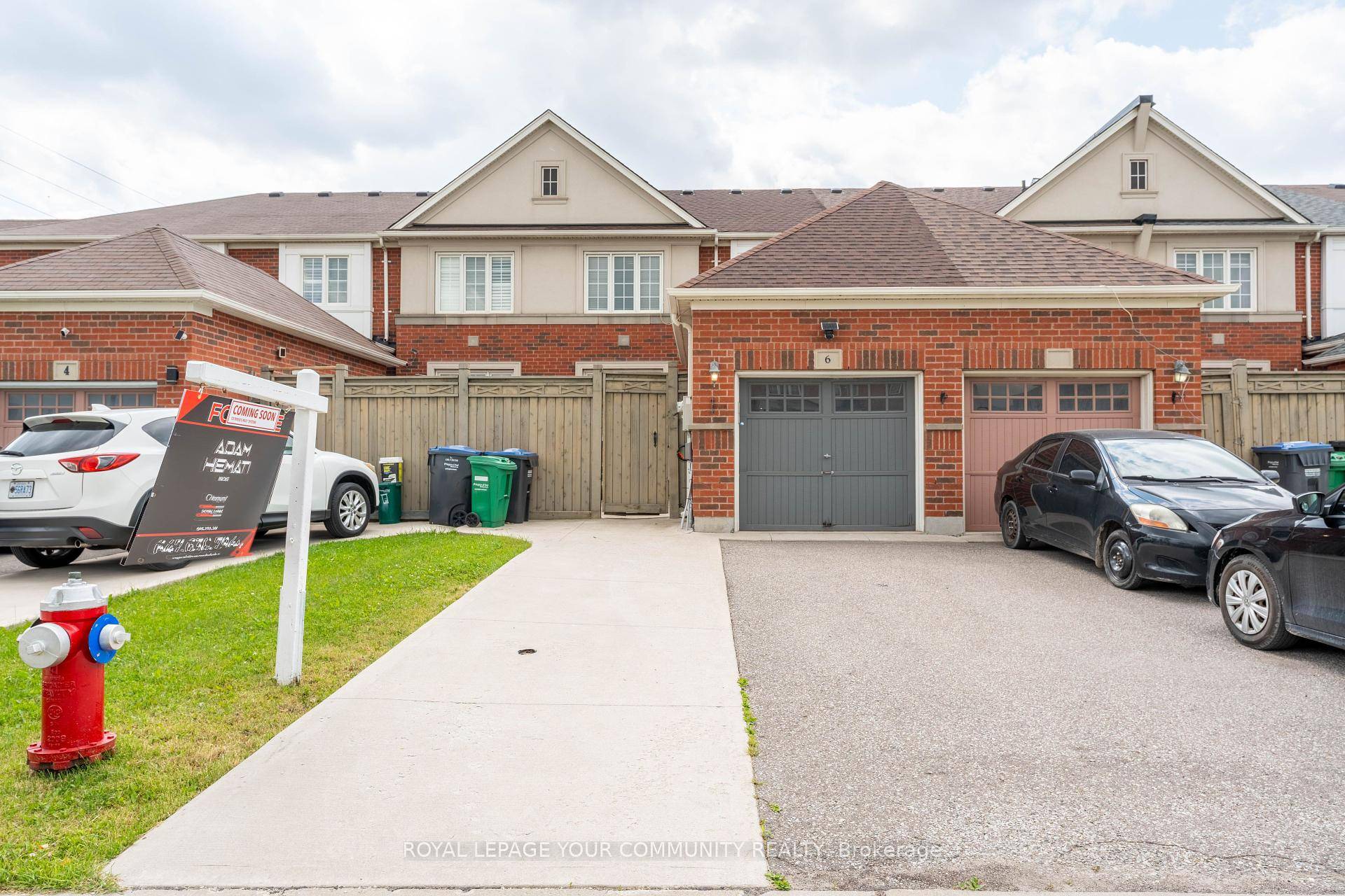 Rarely Offered Opportunity In A Prestigious And Family Friendly Neighbourhood.