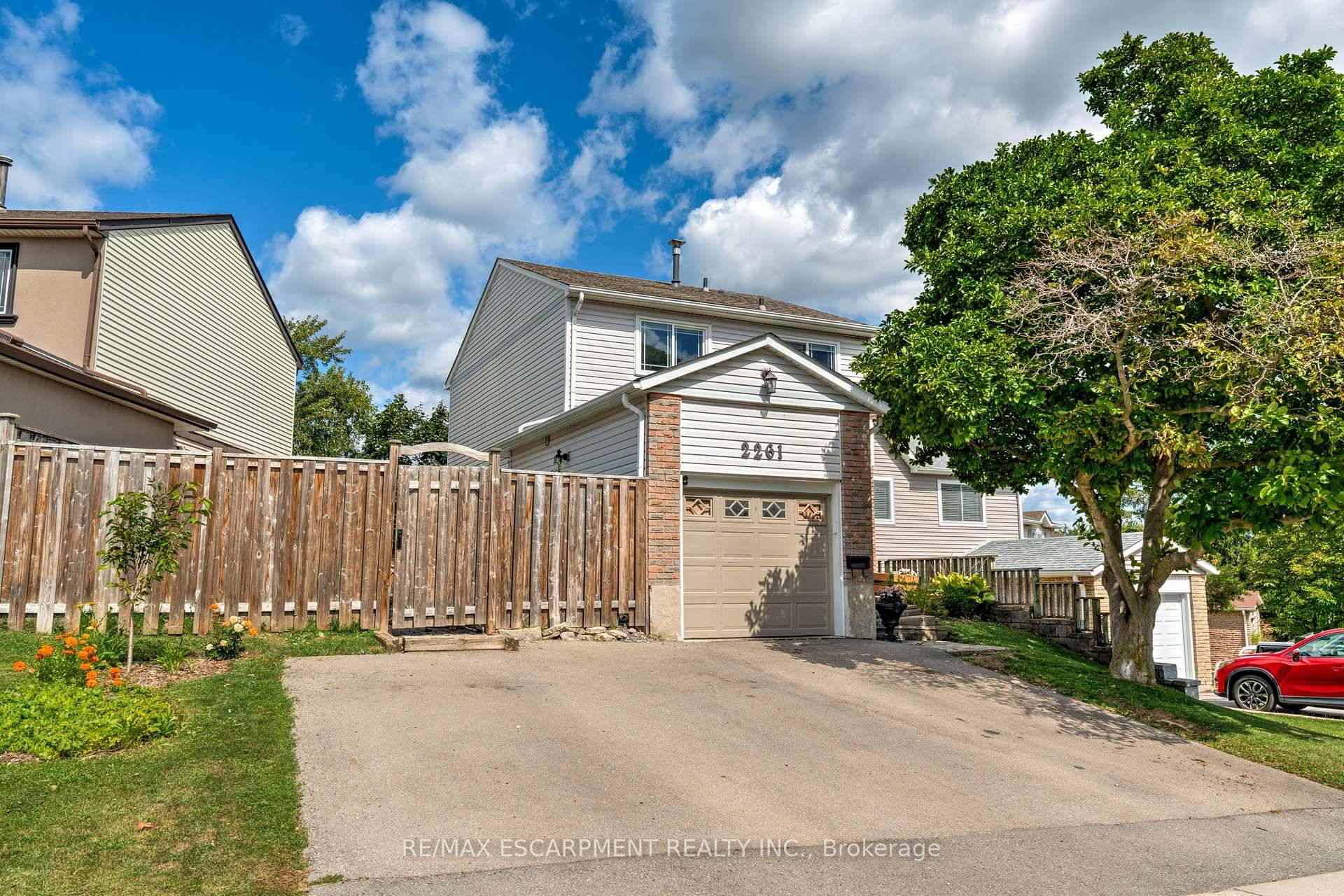 Welcome to this great detached family home, offering the perfect blend of comfort, functionality, and some modern updates.