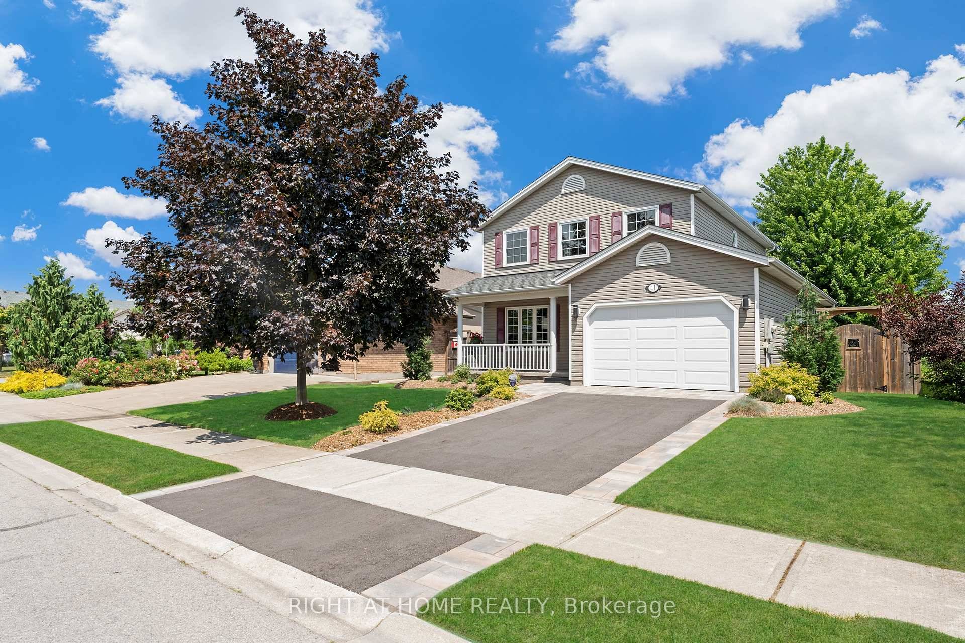 Pride of ownership radiates inside and out of this beautifully appointed two storey luxury residence, situated on a stunning and private park like lot in coveted Niagara On The Lake, ...