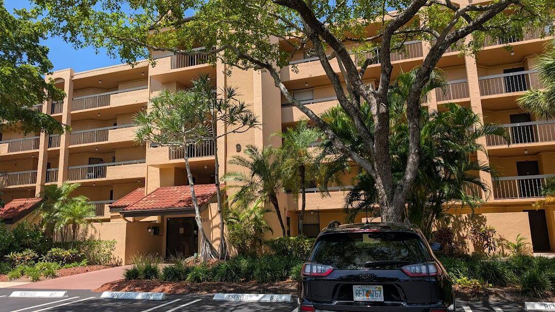 THIS GOREOUS, FURNISHED, 2BED, 2 BA IS READY TO BE MOVED RIGHT INTO.