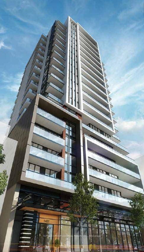 Stunning West Facing 1 1 Bedroom Condo with 1 Parking 1 Locker !