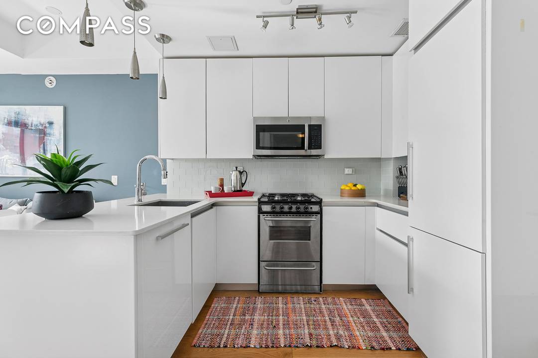 Lock in a 5. 375 Mortgage Rate with Seller Funded Buydown Experience modern Harlem living at its best in this sun drenched, top floor, south facing 1 bedroom condo on ...