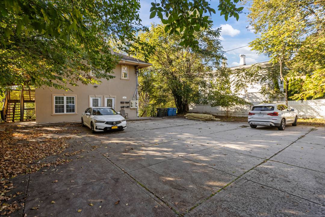 Welcome to 136 Washington st !