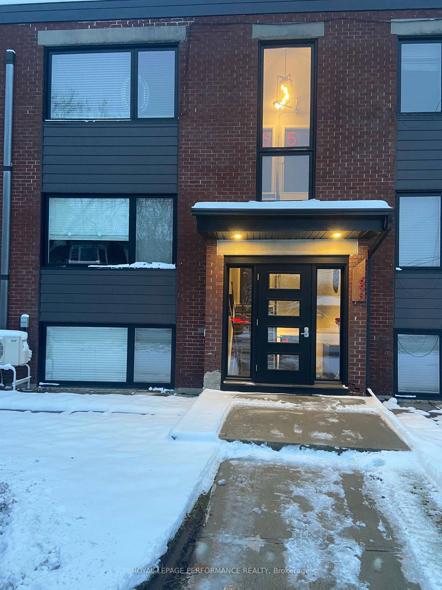 Welcome to 695 Morgan Street Unit 5, a beautifully updated residence in Ottawa's desirable Castle Heights neighborhood.