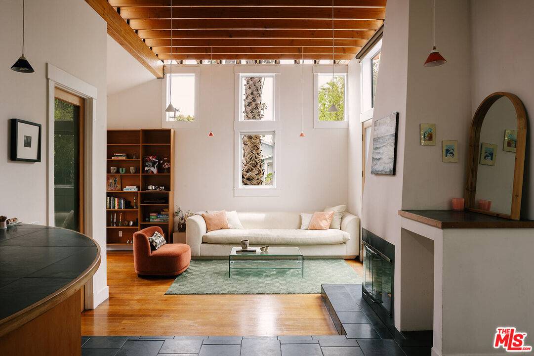 803   Boccaccio 3BR Marina Del Rey La