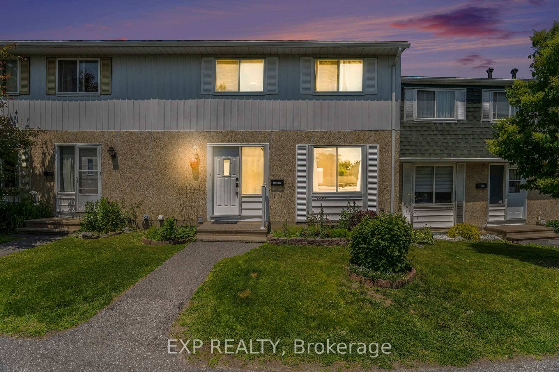Fully renovated and move in ready, this beautiful condo townhouse in Pineview offers comfort and convenience.