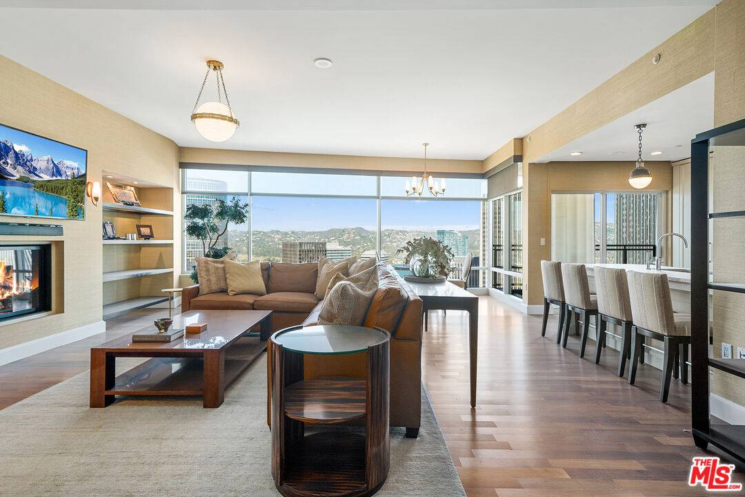 1 W Century Dr 2BR Beverlywood La