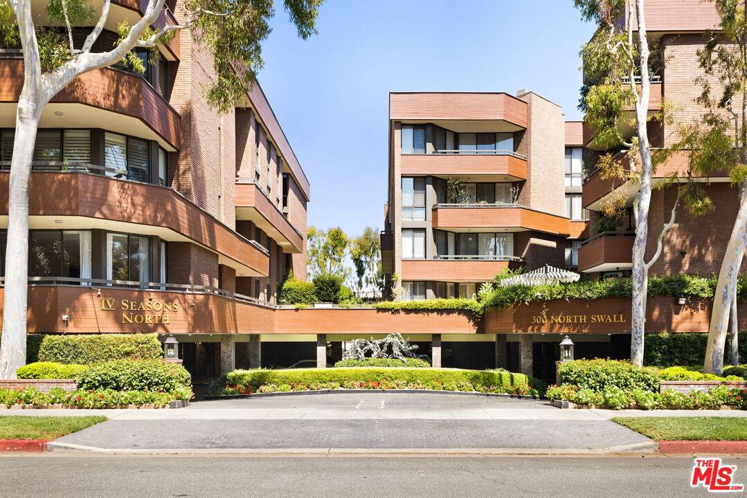 300 N Swall Dr 2BR Beverly Grove La