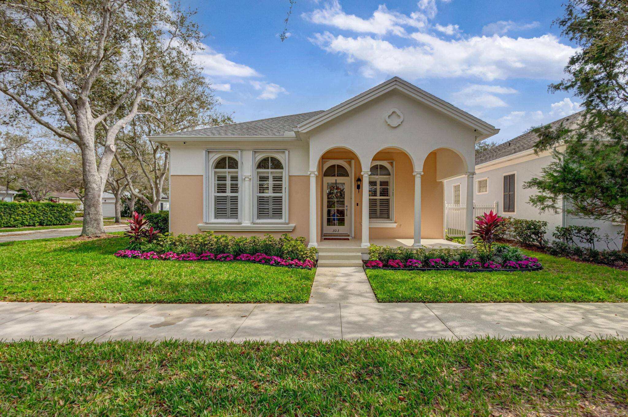 Welcome to this beautifully maintained 2 bedroom, 2 bathroom single family home located in the desirable Newhaven community of Jupiter.