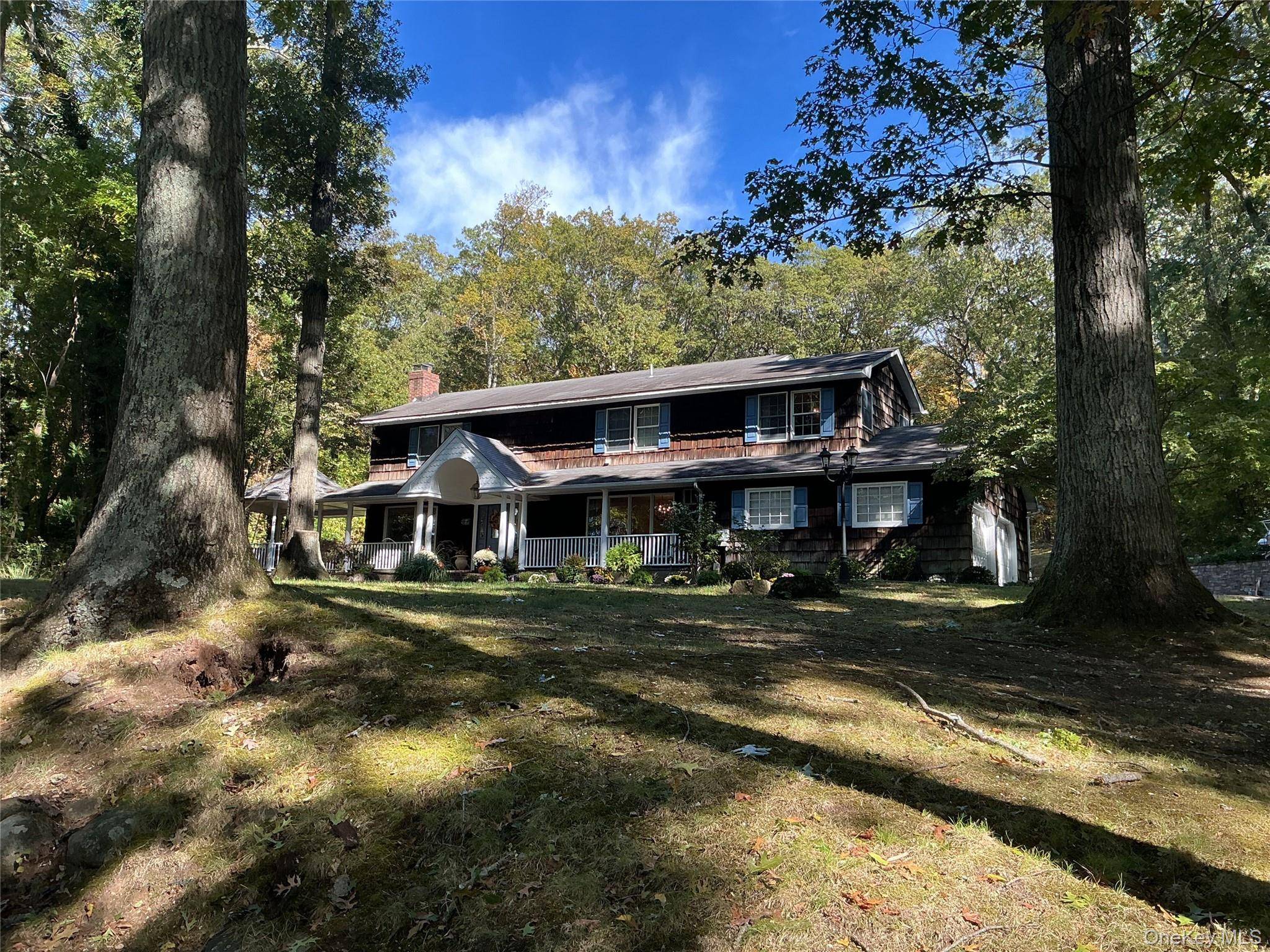 Don't miss this opportunity to enjoy your own slice of suburban serenity.