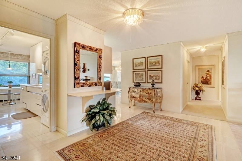 3 Bedrooms 3 Bathrooms 2192 ft.