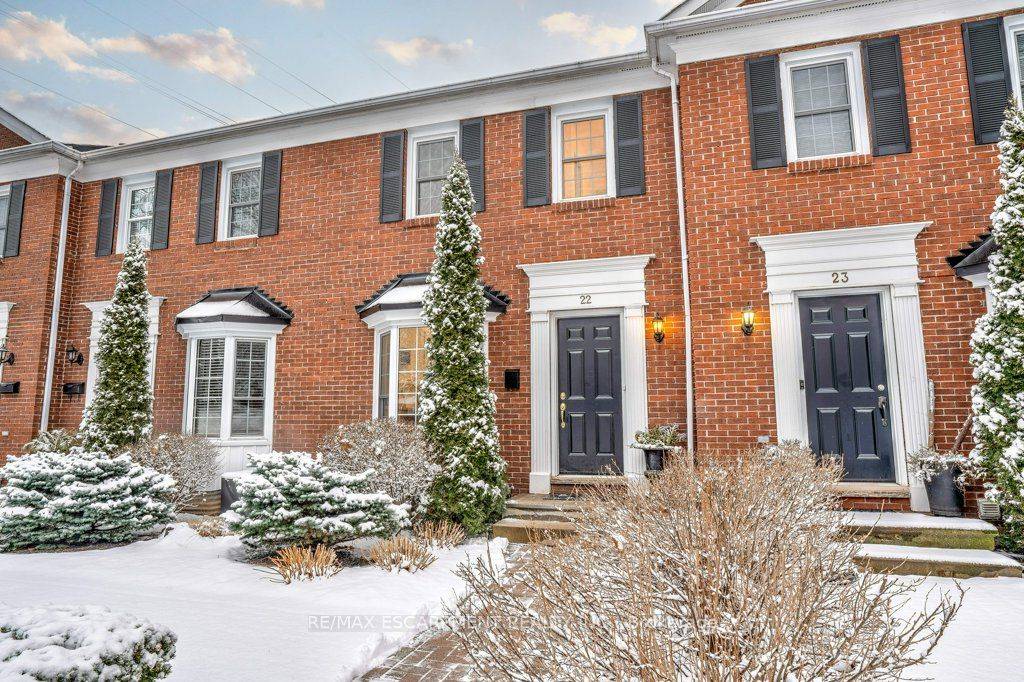 Gorgeous newly renovated 1 1 Bedroom, 2 Bath Townhome a short stroll from the Lake Downtown Burlington.