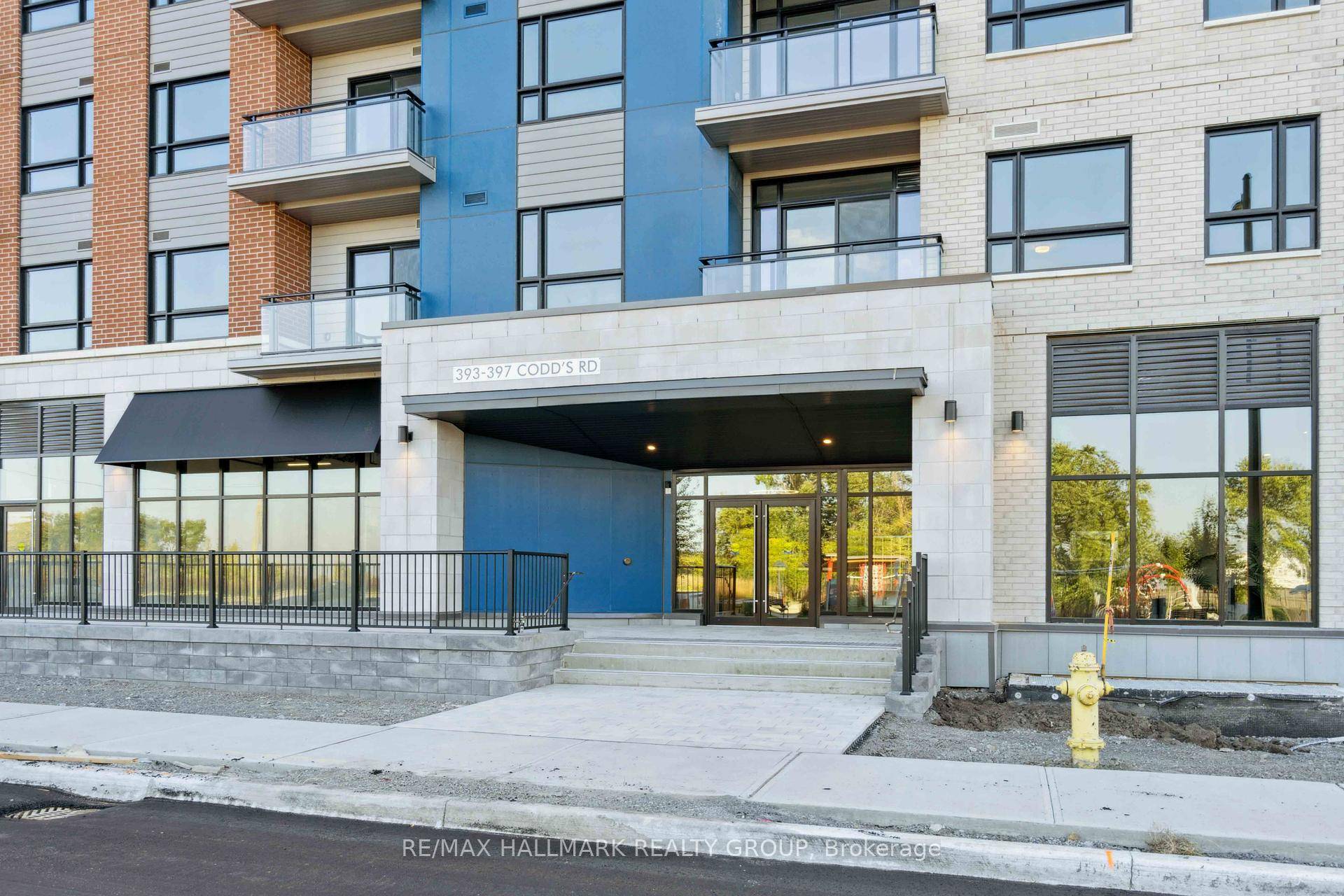 Welcome to this bright and modern one bedroom plus den condo overlooking Alliance Park, designed with style and functionality in mind.