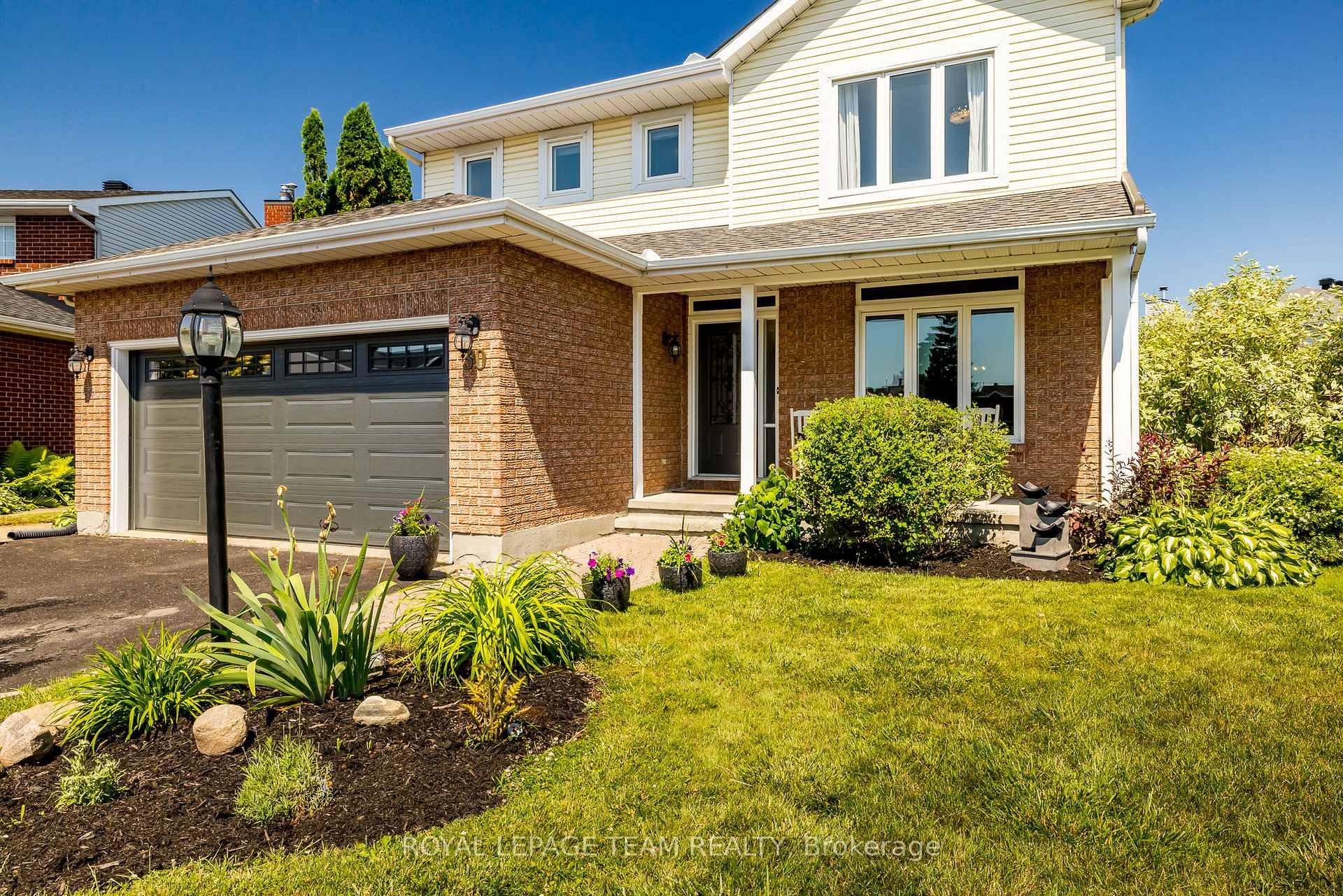 Welcome to 30 Halley Street Where comfort meets resort style living in one of the largest backyards in the neighbourhood !