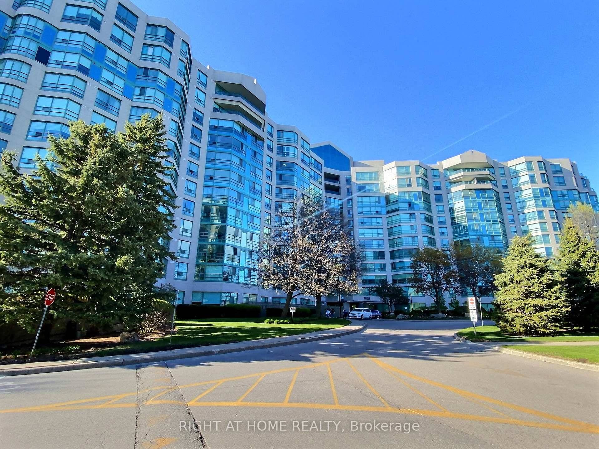 Flexible Commencement Date Landmark 3 Of Thornhill Grand 2087 Sq Ft 3 Bedrooms Very Well Maintained Family Room Solarium 4 Bathrooms Hardwood Floors 9 Ft Ceilings Ensuite Laundry Pantry 2020 ...
