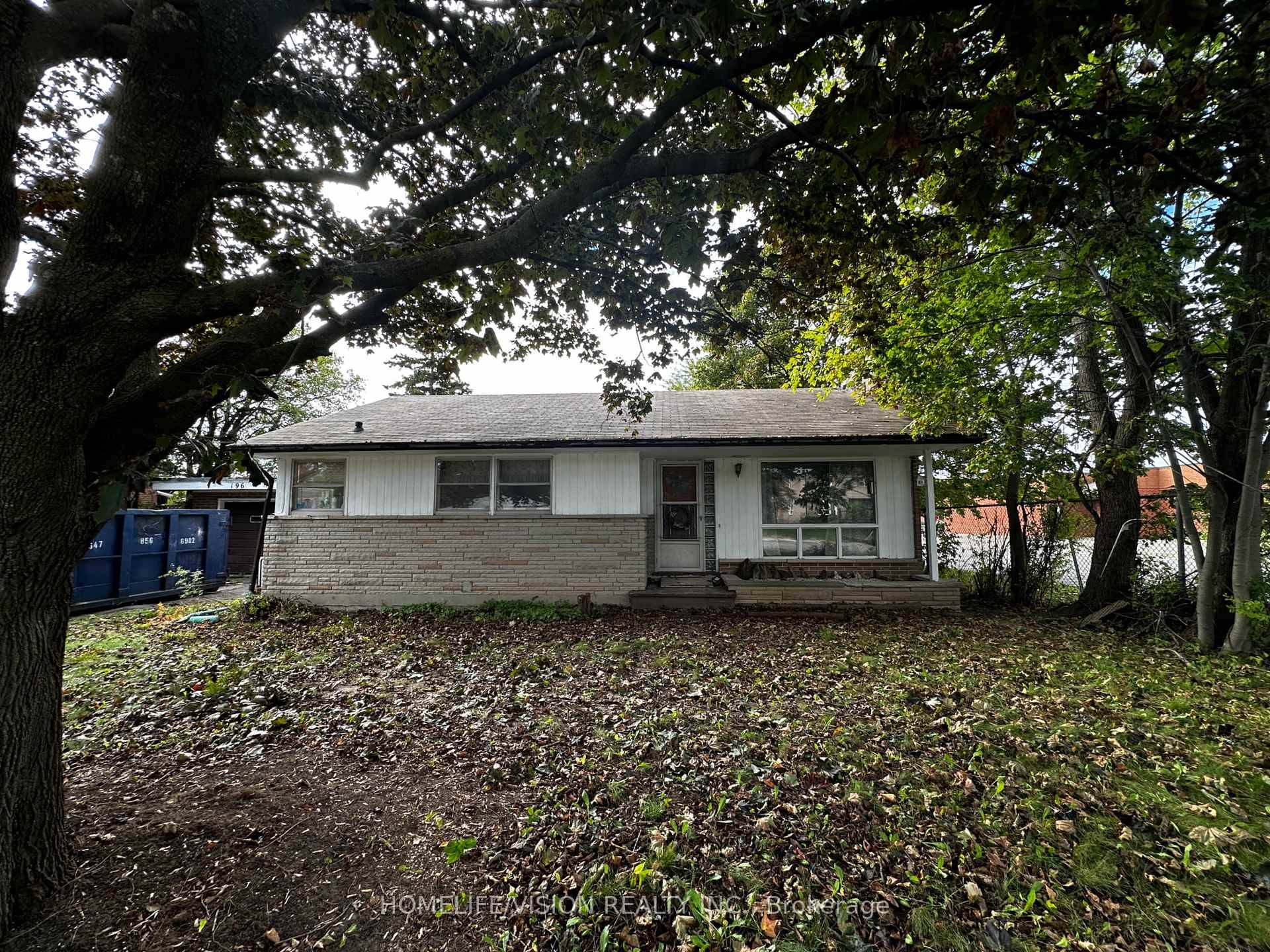 Nestled In The Heart Of Whitbys Sought After Blue Grass Meadows Neighborhood, This Spacious And Bright Brick Bungalow Offers A Rare Opportunity To Own A Solidly Built Home On A ...