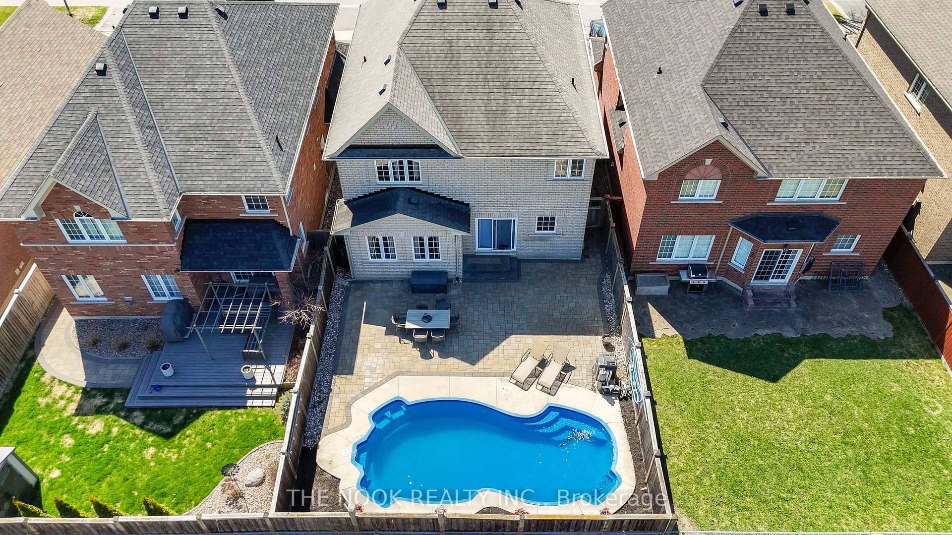 Offers Welcome Anytime ! Stunning All Brick 4 Bedroom Home In Oshawa's Sought After Northglen Community !