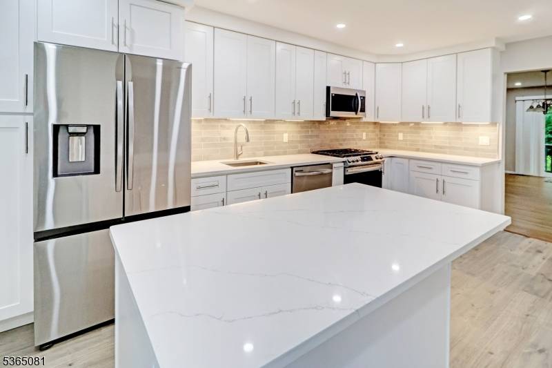 Bright, Beautiful Fully Renovated !