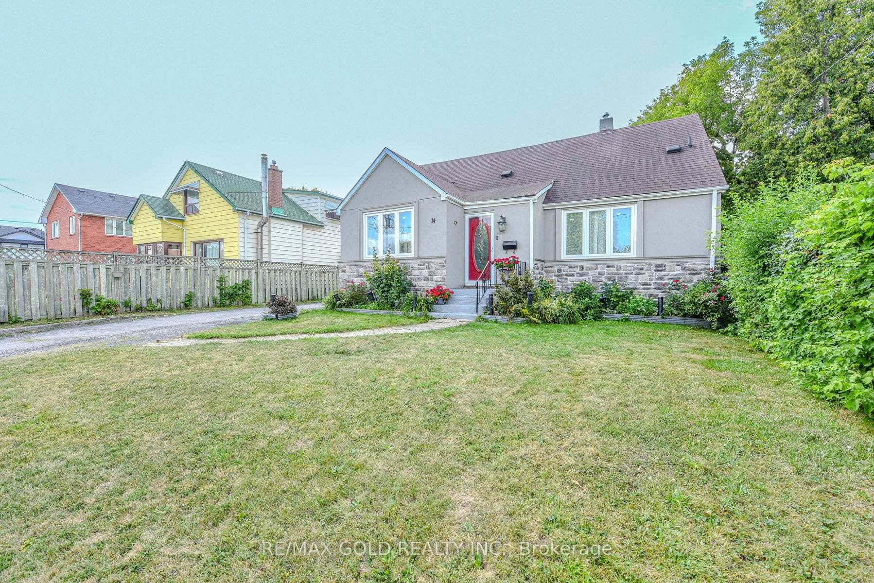 Welcome to 14 Burlington Street, Mississauga !