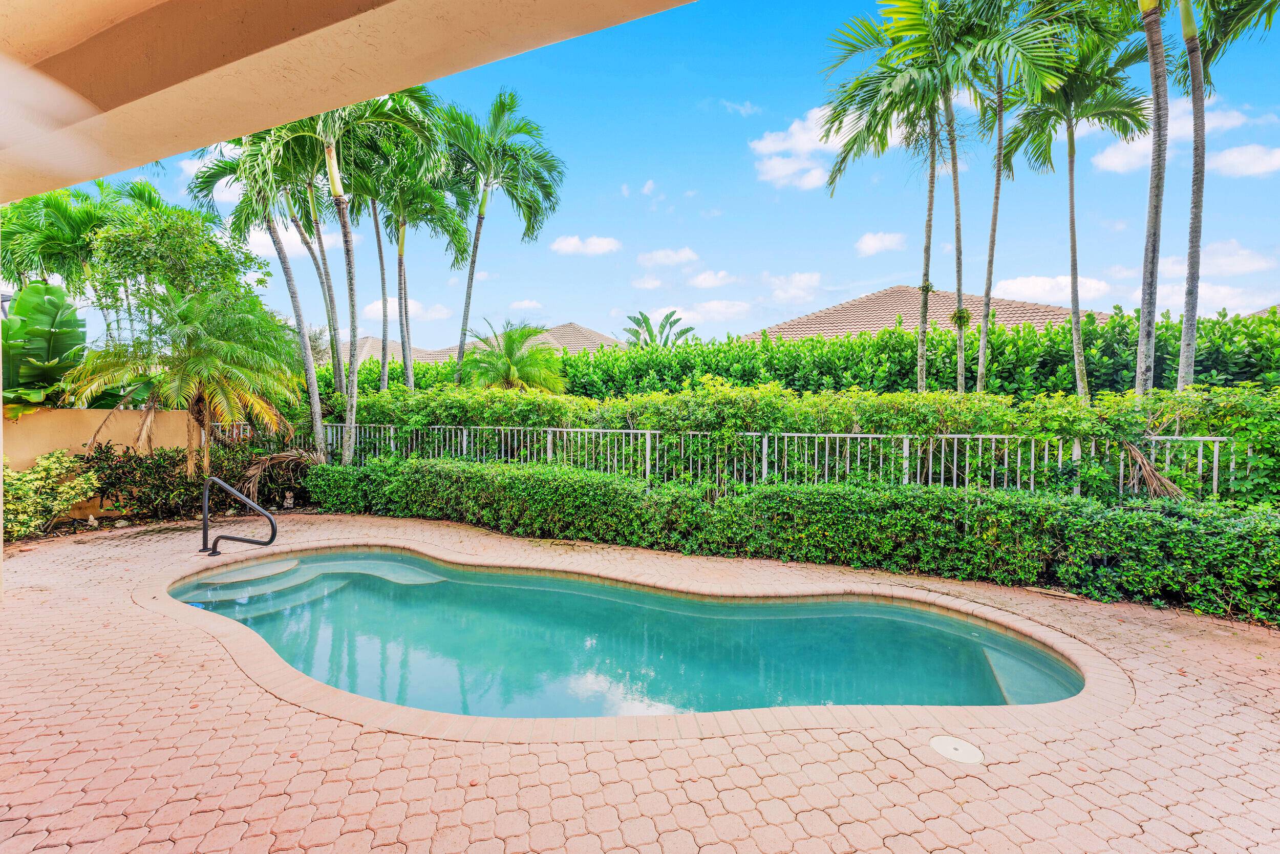 PRIVATE Pool ! NEW 2025 Rheem AC !
