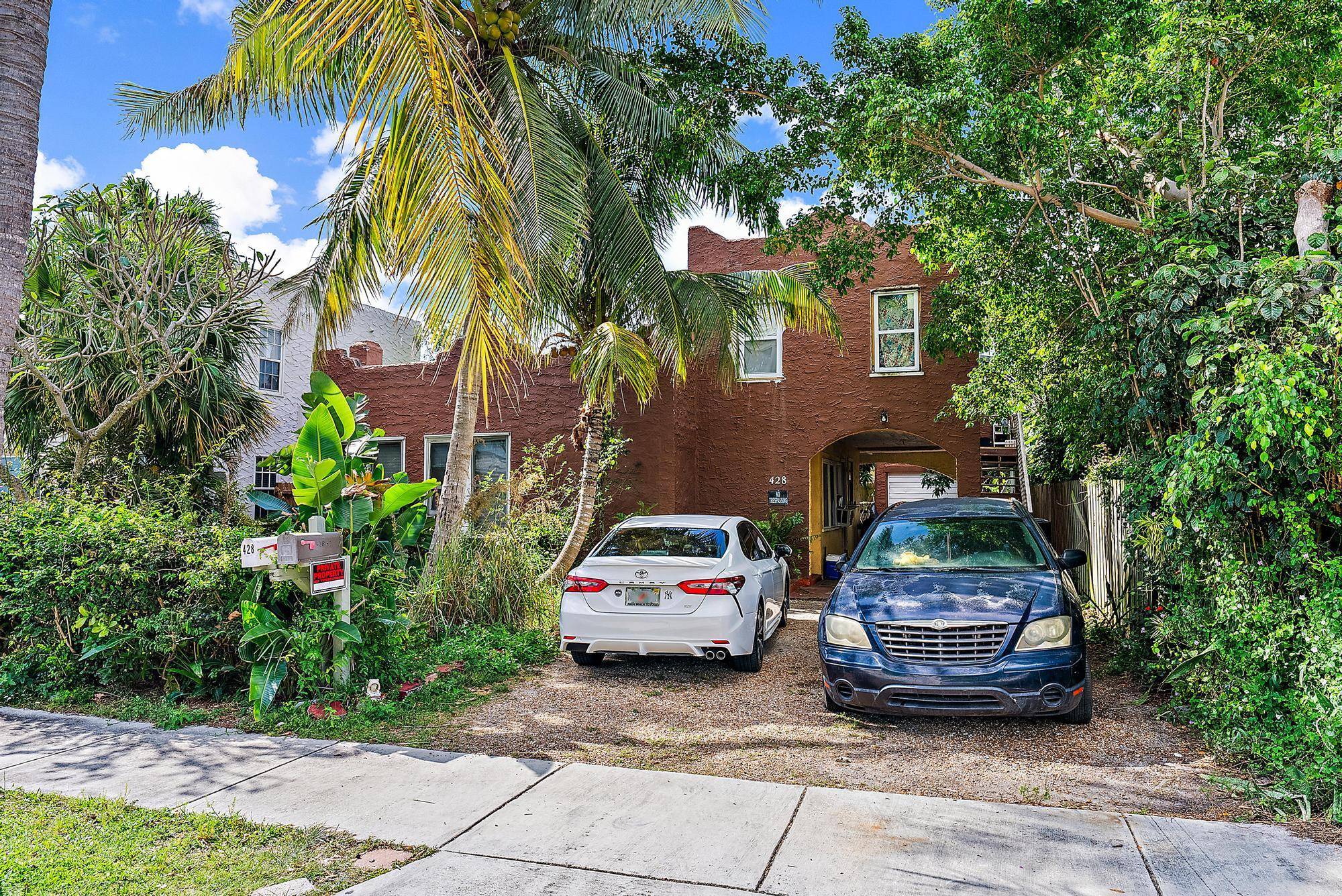 You've got a great opportunity here with this property !