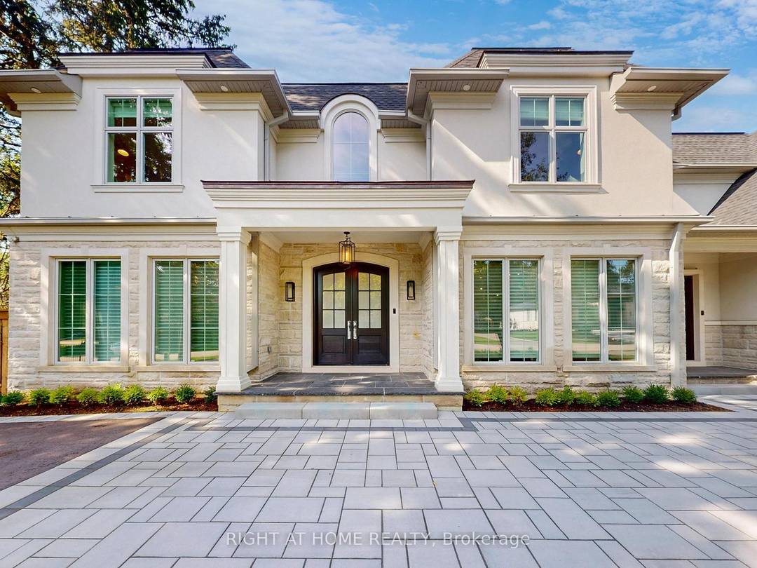 This Incredibly Keeren Designed Home Built In 2022 !